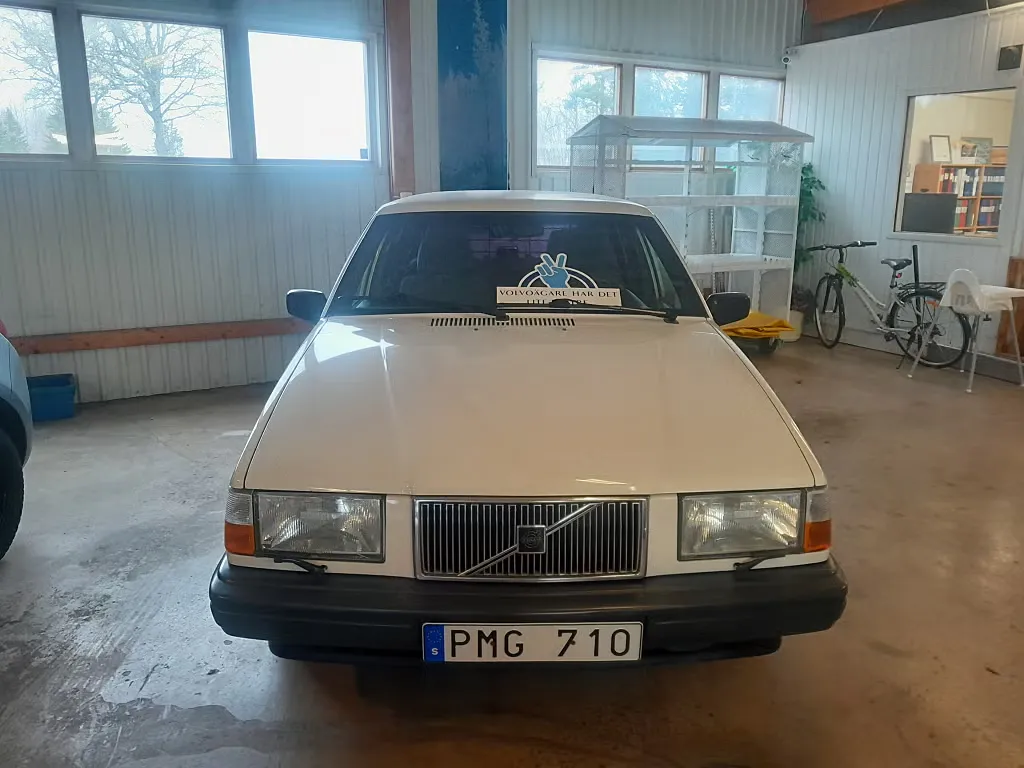 Volvo 740 GL Kombi rakt framifrån